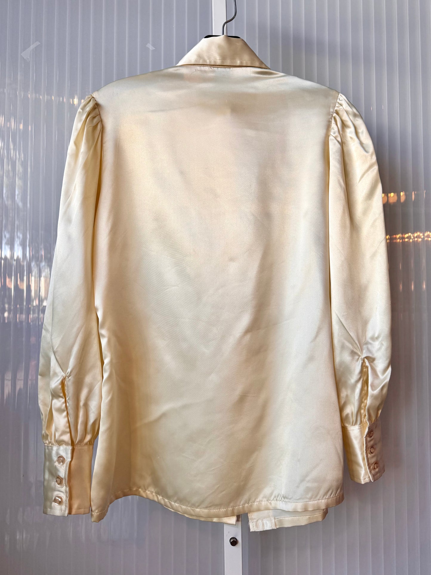 1970s Cream Satin Button-Up Point Collar Puff Sleeve Blouse