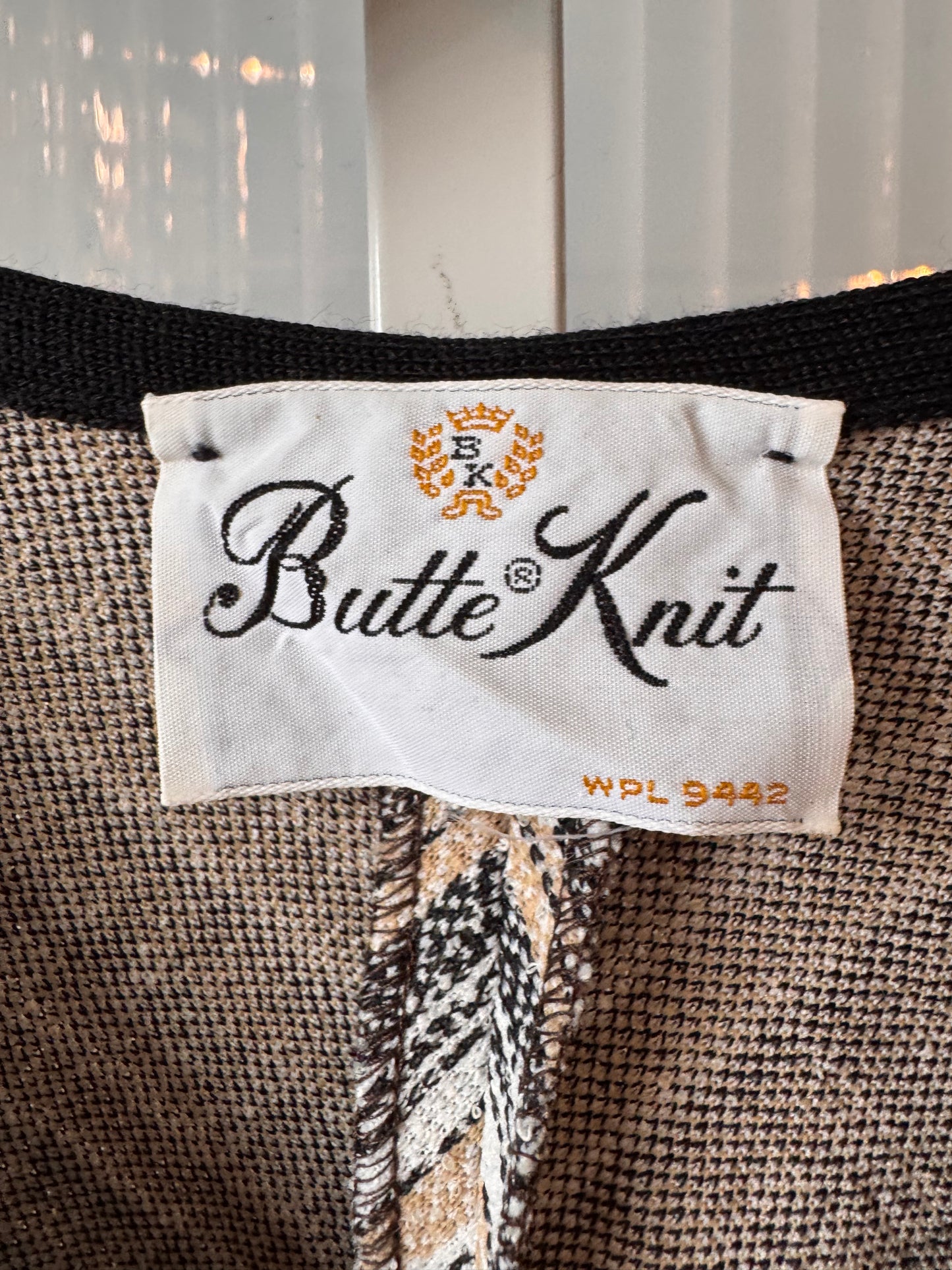 1960s Black & Tan Knit Poncho