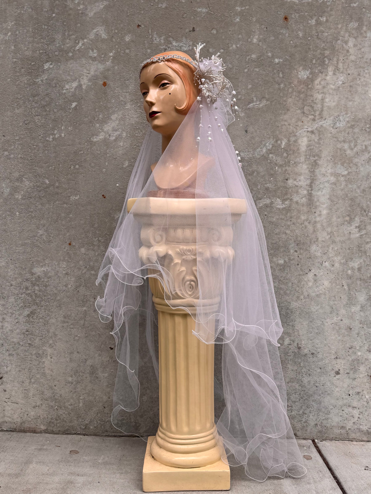 1960s White Pearl Crown Veil