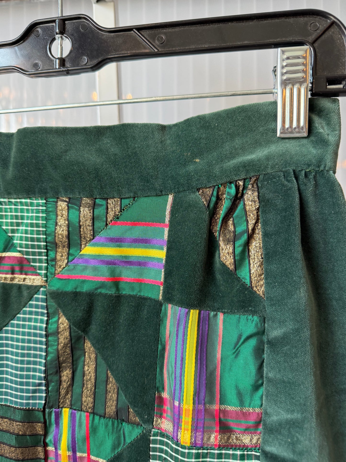 1970s Green Velvet Maxi Skirt w/ Quilted Pattern Design