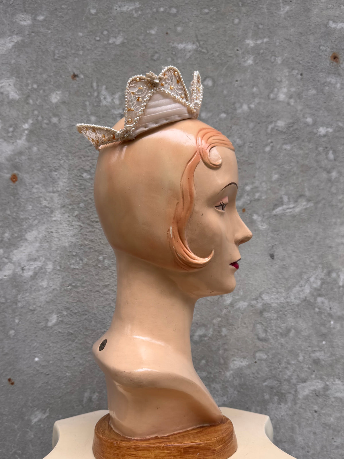 1950s Off-white Veil Crown
