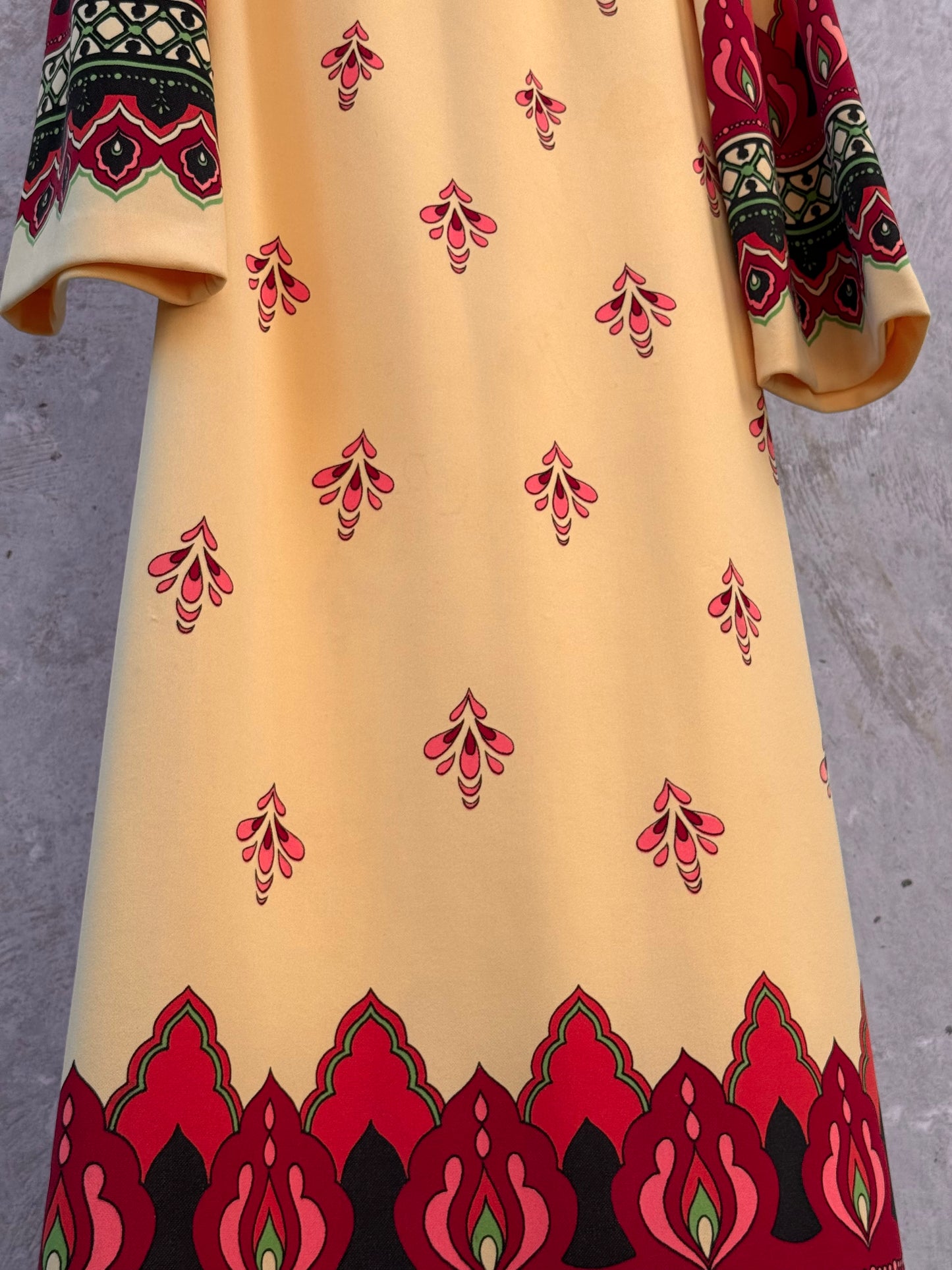 1970s Yellow Maxi Dress w/ Ornate Droplet Print