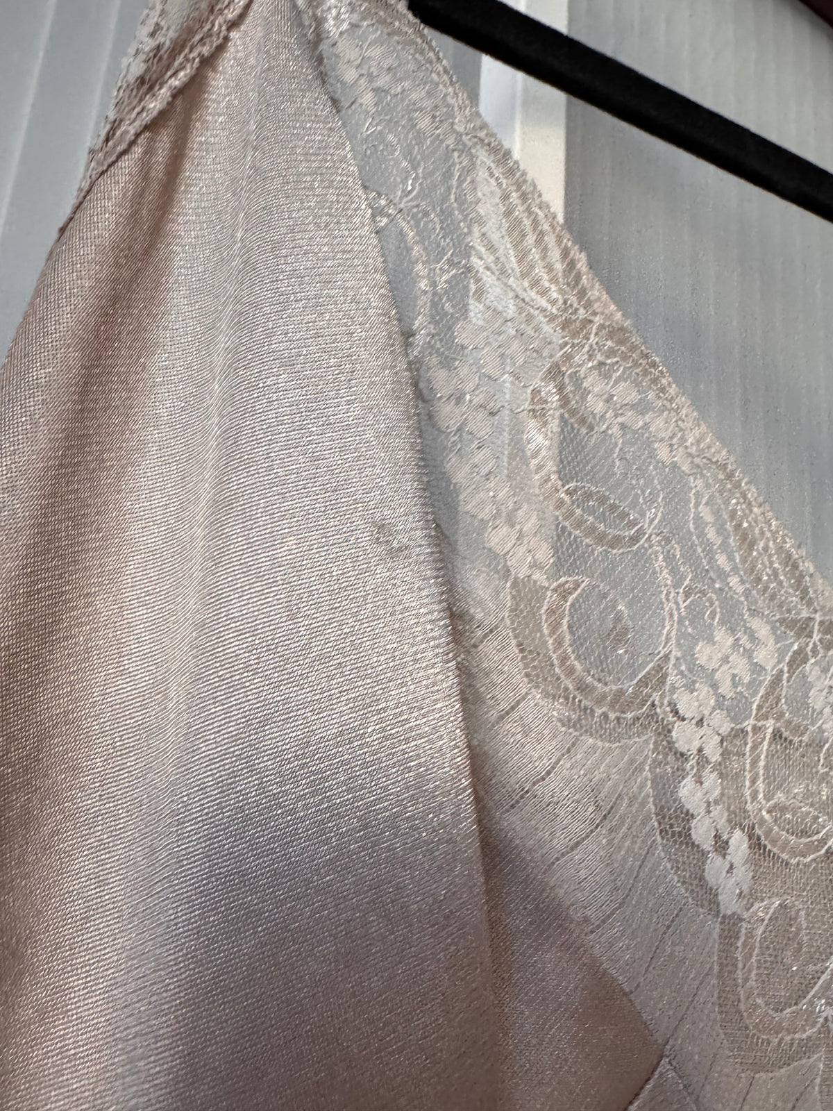 1970s Gray Slip with Floral Lace Trim