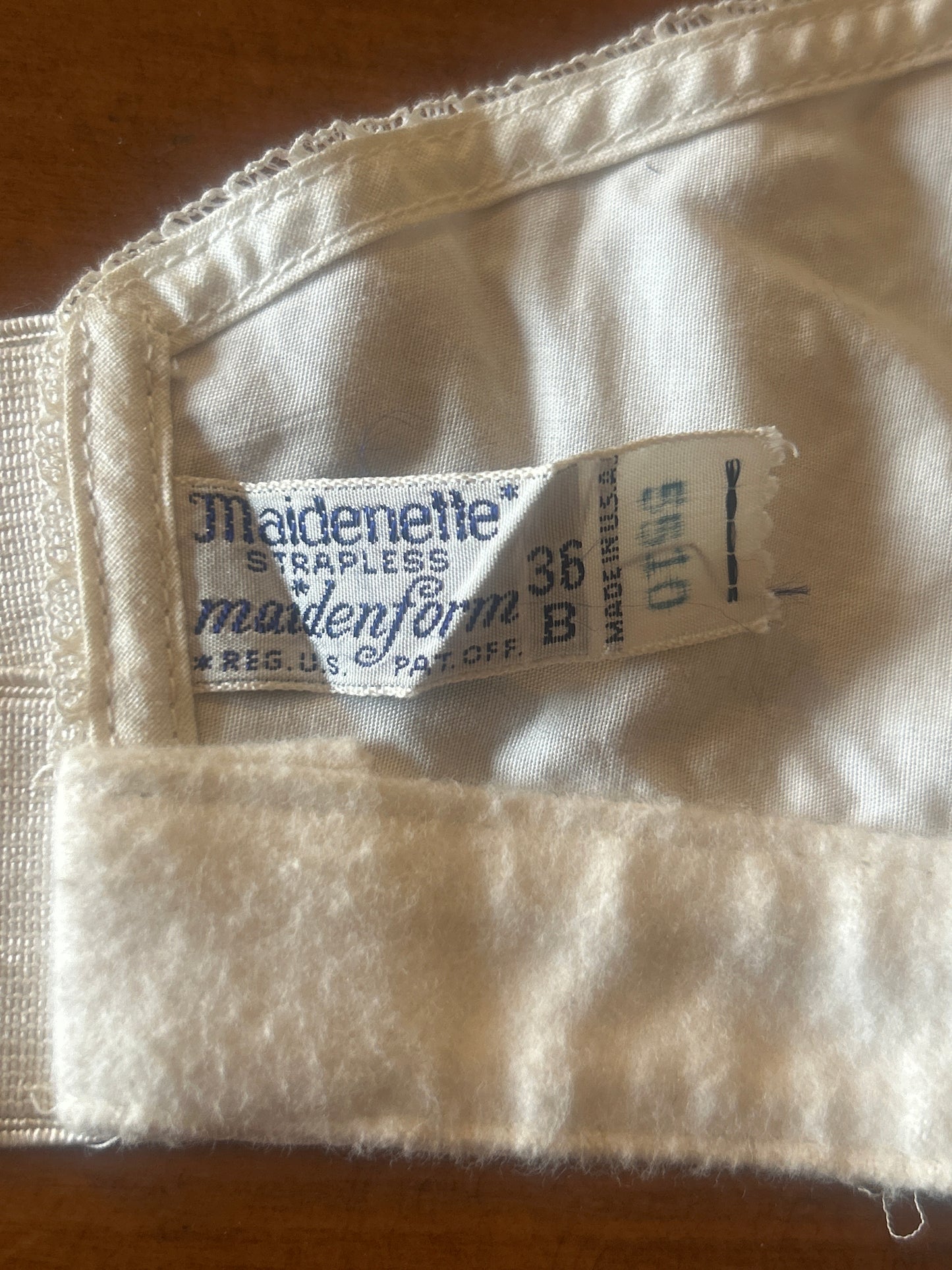 1940s/50s Off-White Strapless Bra