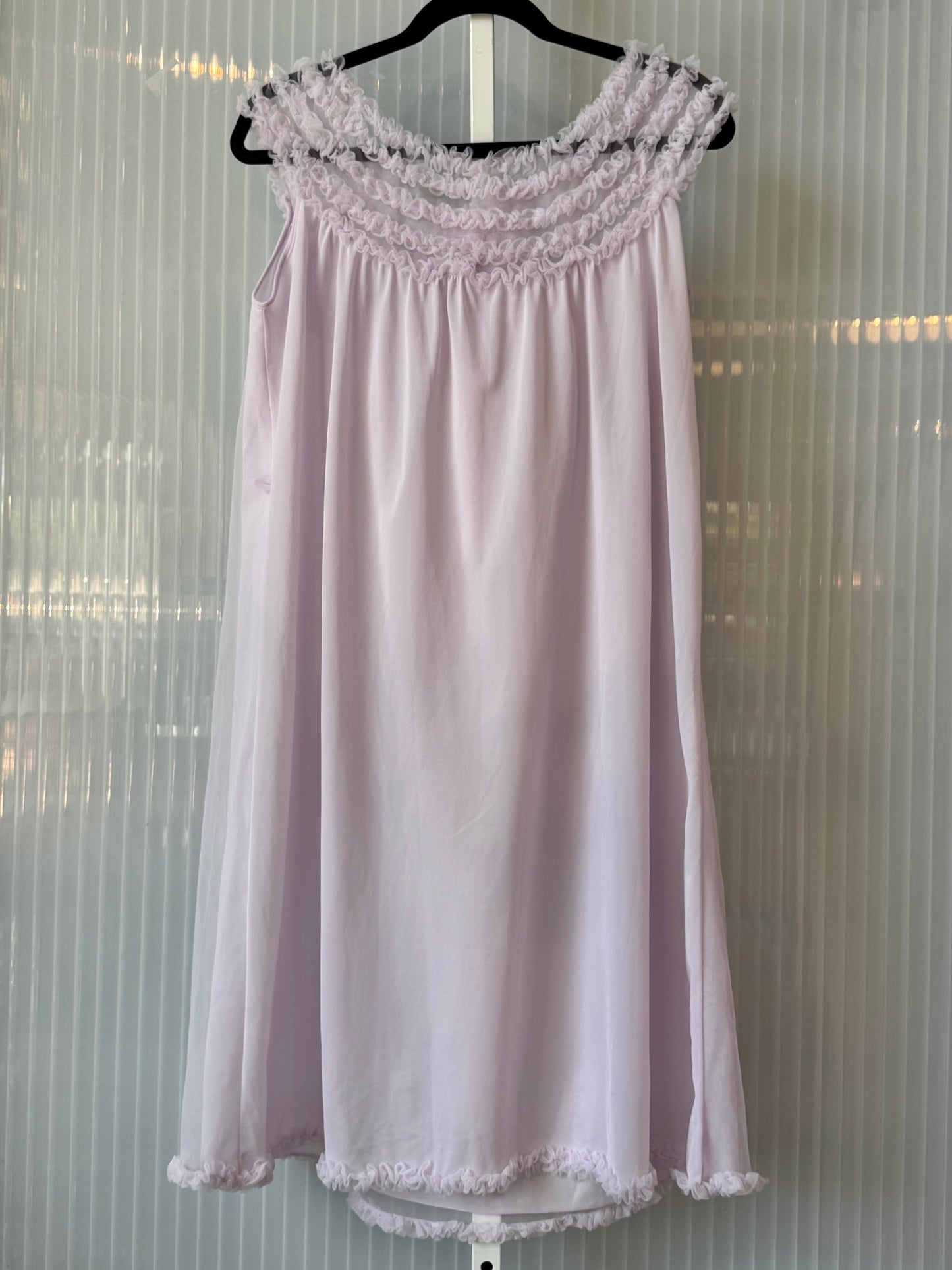 1960s Purple Floral Ruffled Neckline Babydoll Nightgown