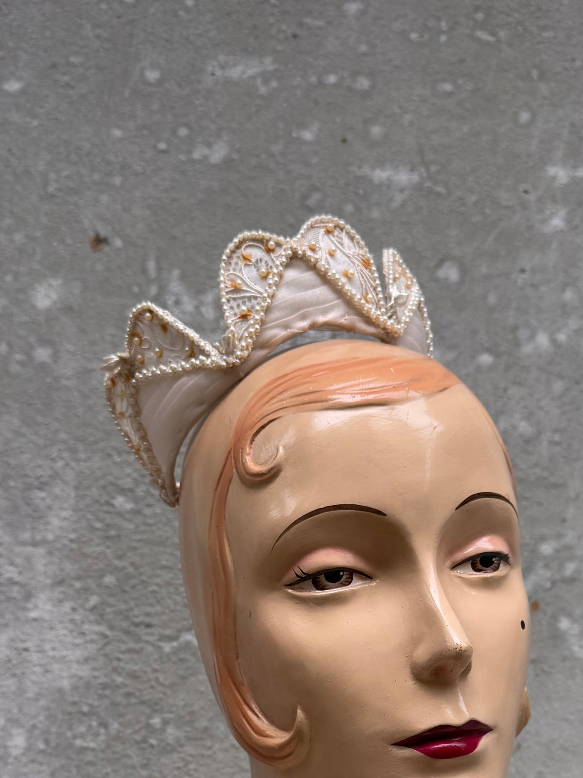 1950s Off-white Veil Crown
