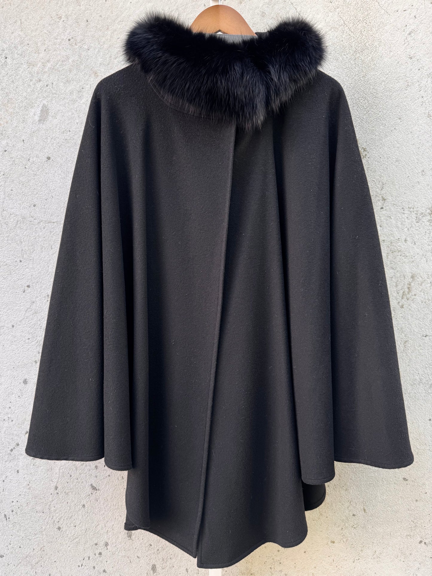 1980s Burberry Black Wool & Cashmere Cape with Fox Fur Collar