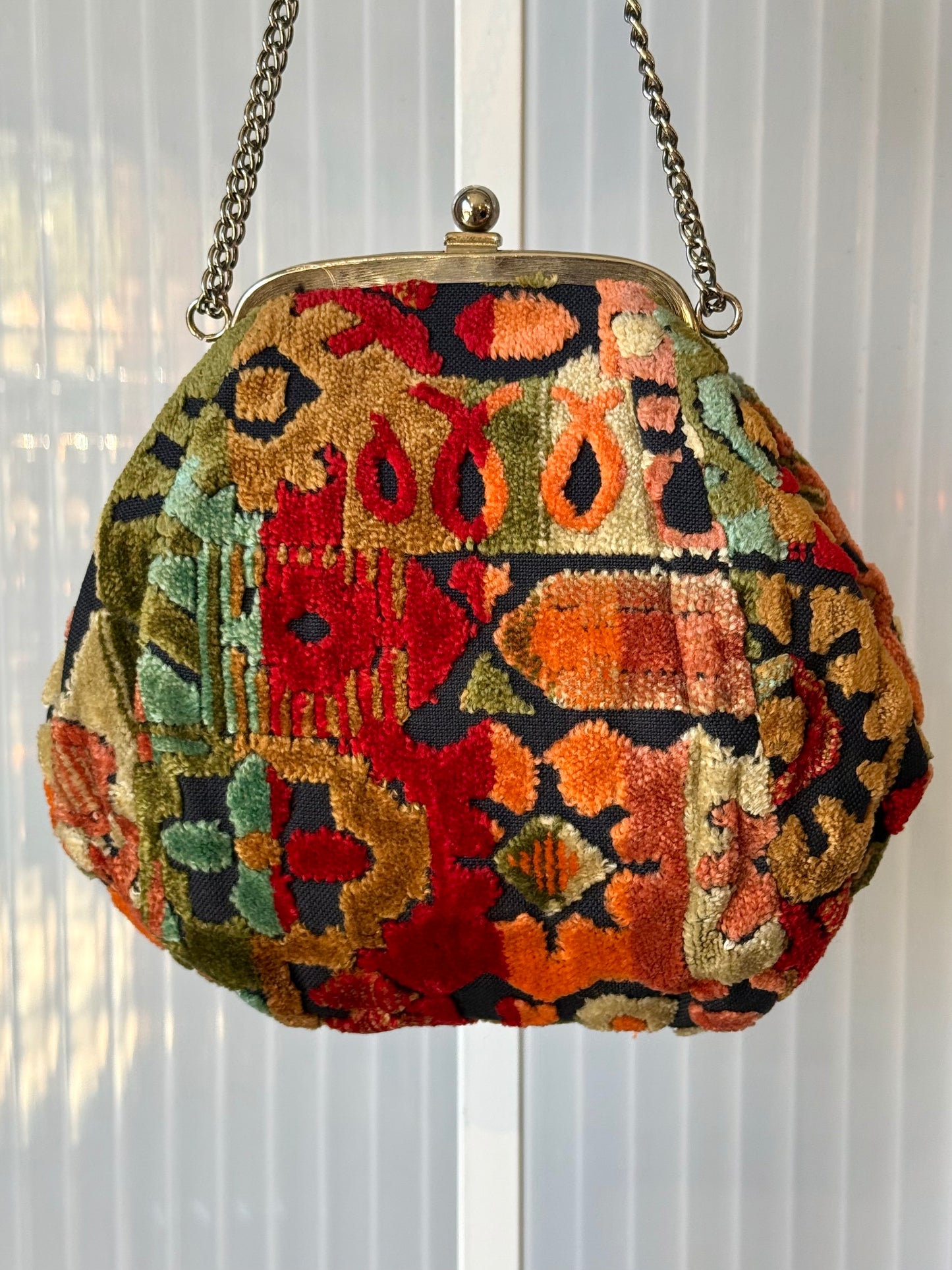 Carpet bag purse w/ Clasp Closure & Chain Straps