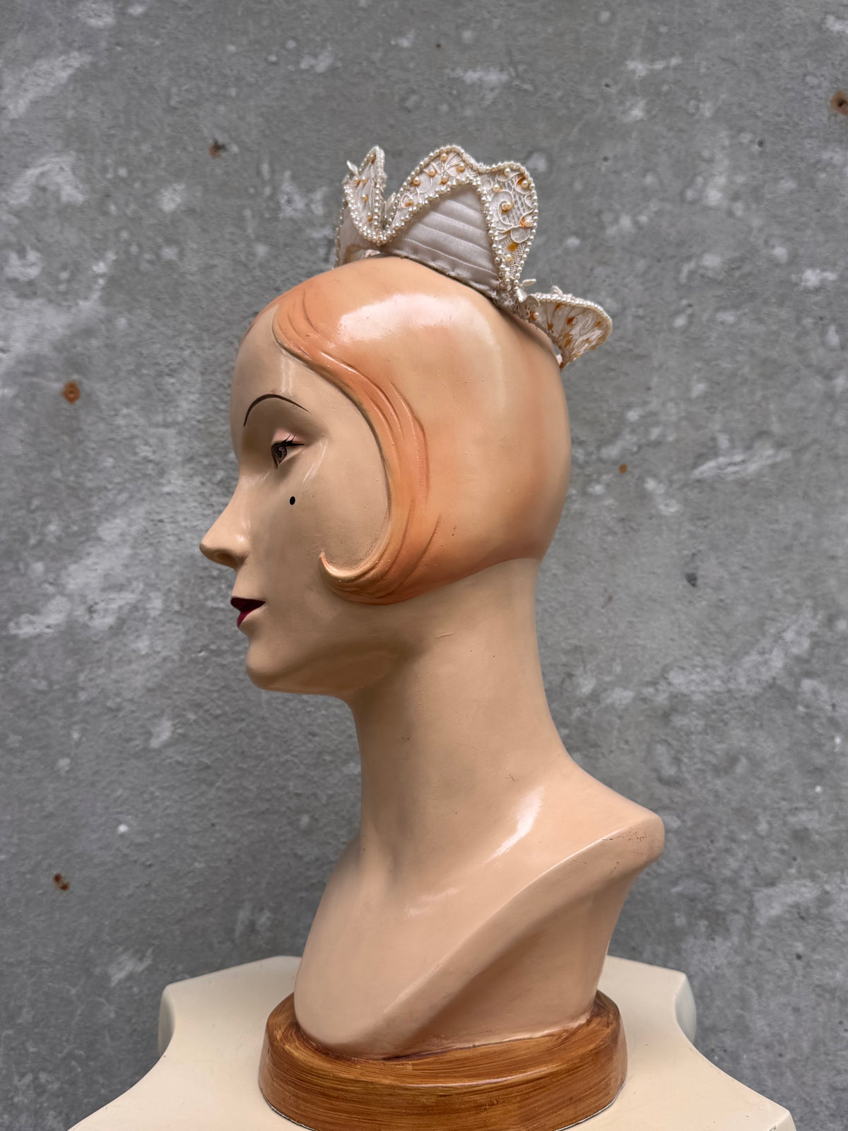 1950s Off-white Veil Crown