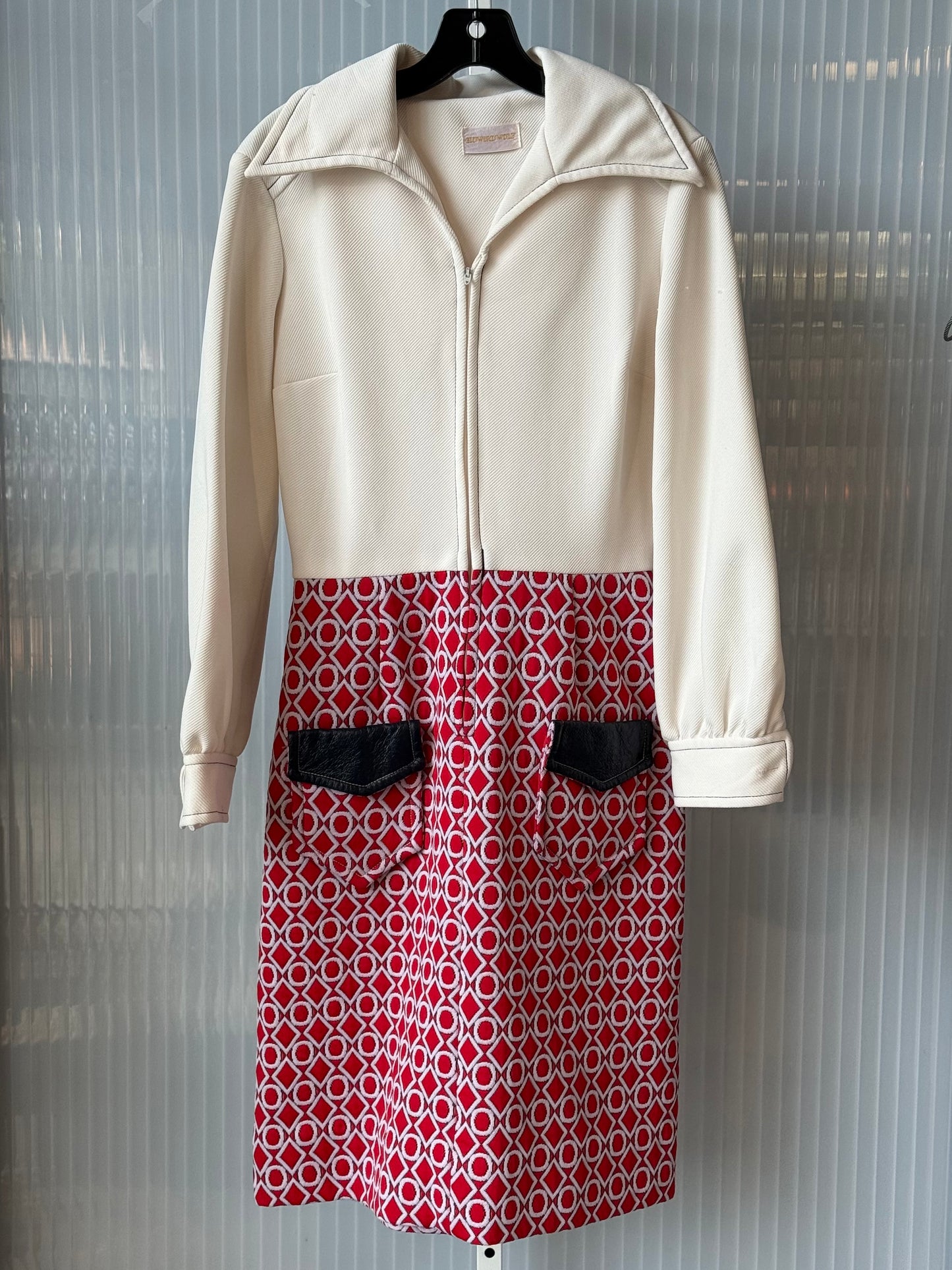 1970s White PolyKnit Dress w/ Red & White Geometric Pattern