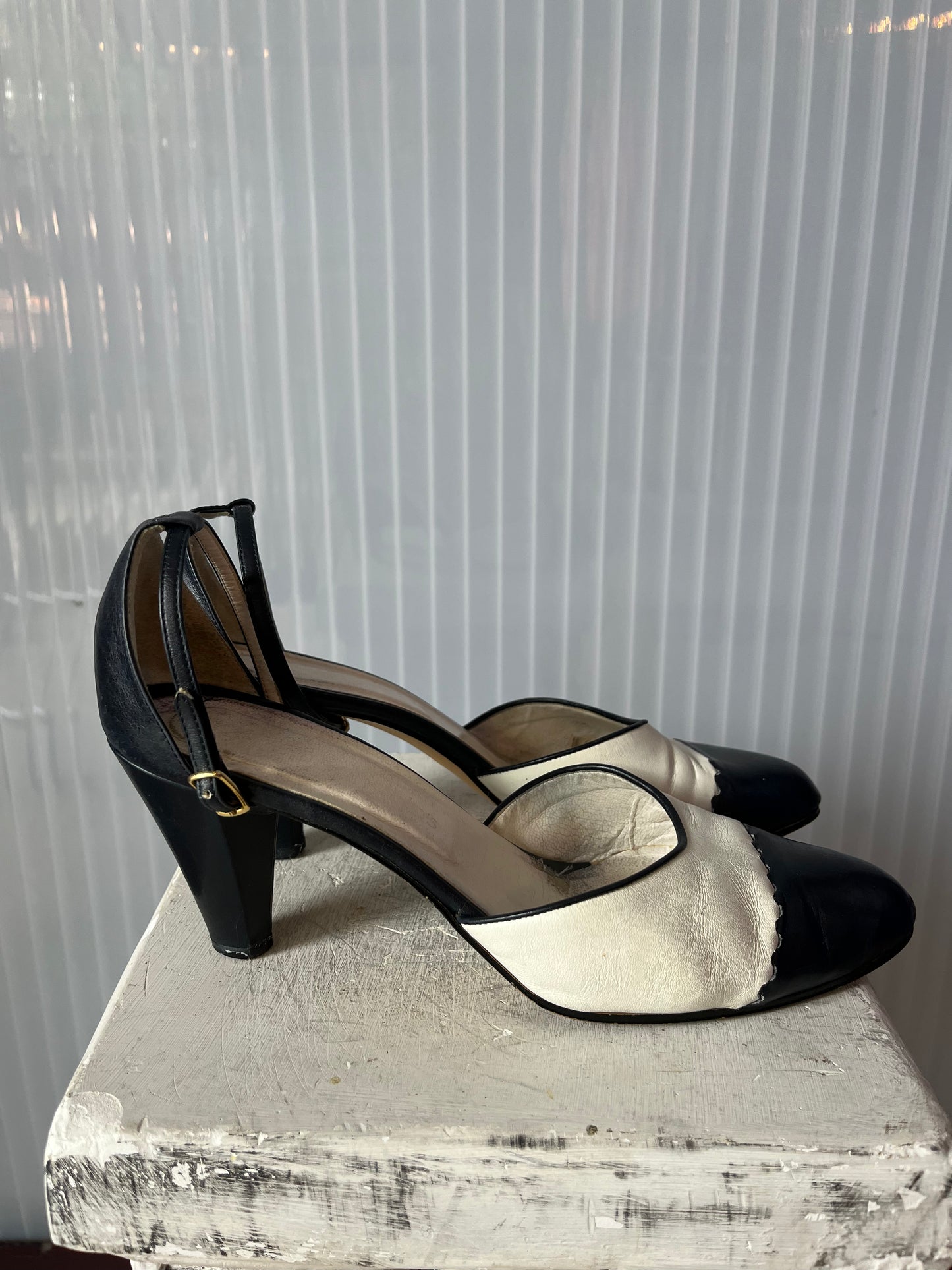 1950s Two Tone Heels w/ strap